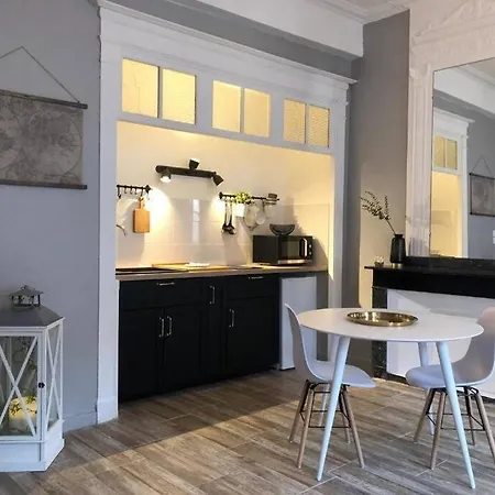 Au Pied De La Cite شقة