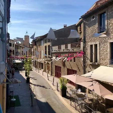 Au Pied De La Cite アパート