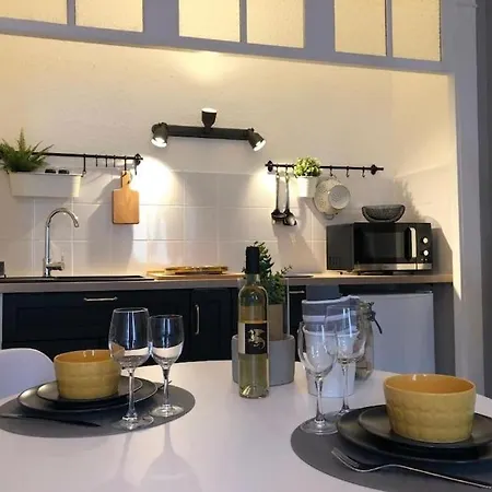 Au Pied De La Cite شقة قرقشونه